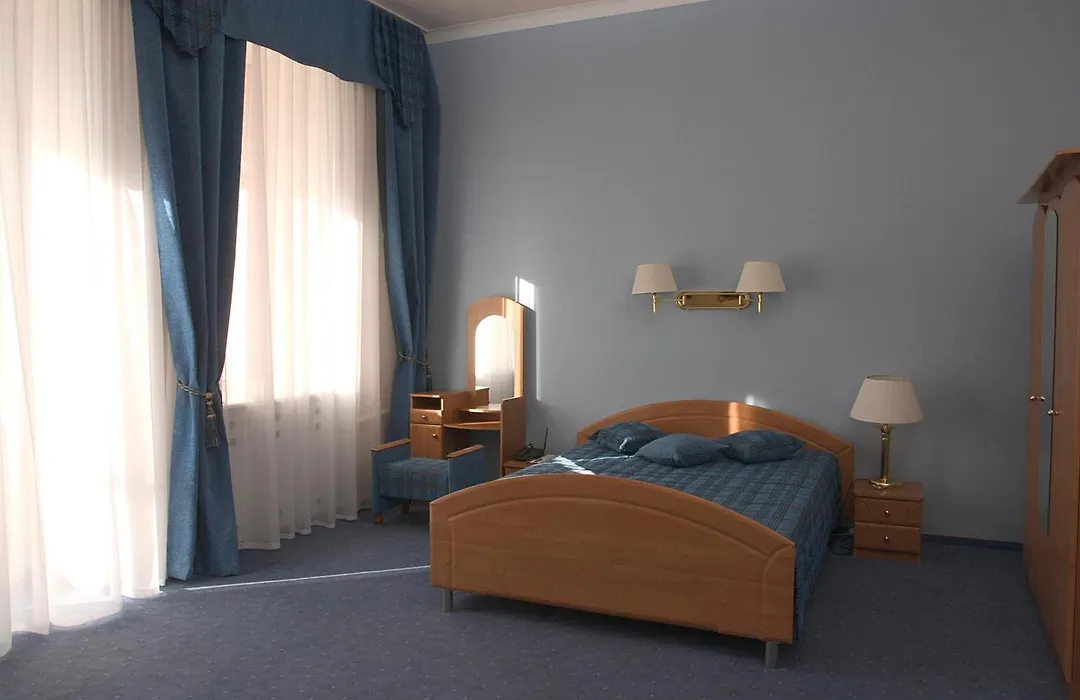 Astoria Hotel-1